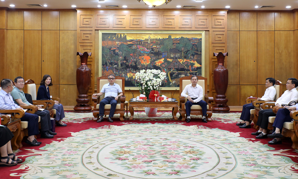 Quang cảnh buổi làm việc.